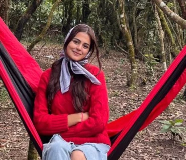 Bibika 3 relaxing in Langtang Gear premium hammock