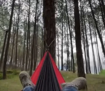 Customer relaxing in Langtang Gear hammock user photo userde