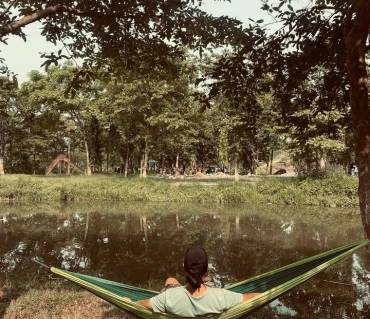 Victor Koich enjoying Langtang Gear hammock in nature
